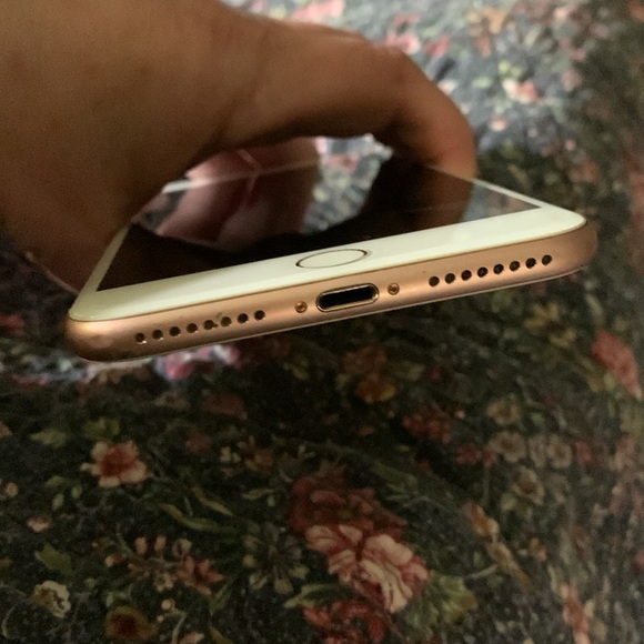 Apple Iphone 7 Plus A1784 Rose Gold - Security Lockout - As Is, For Parts Only - Picture 5 of 8